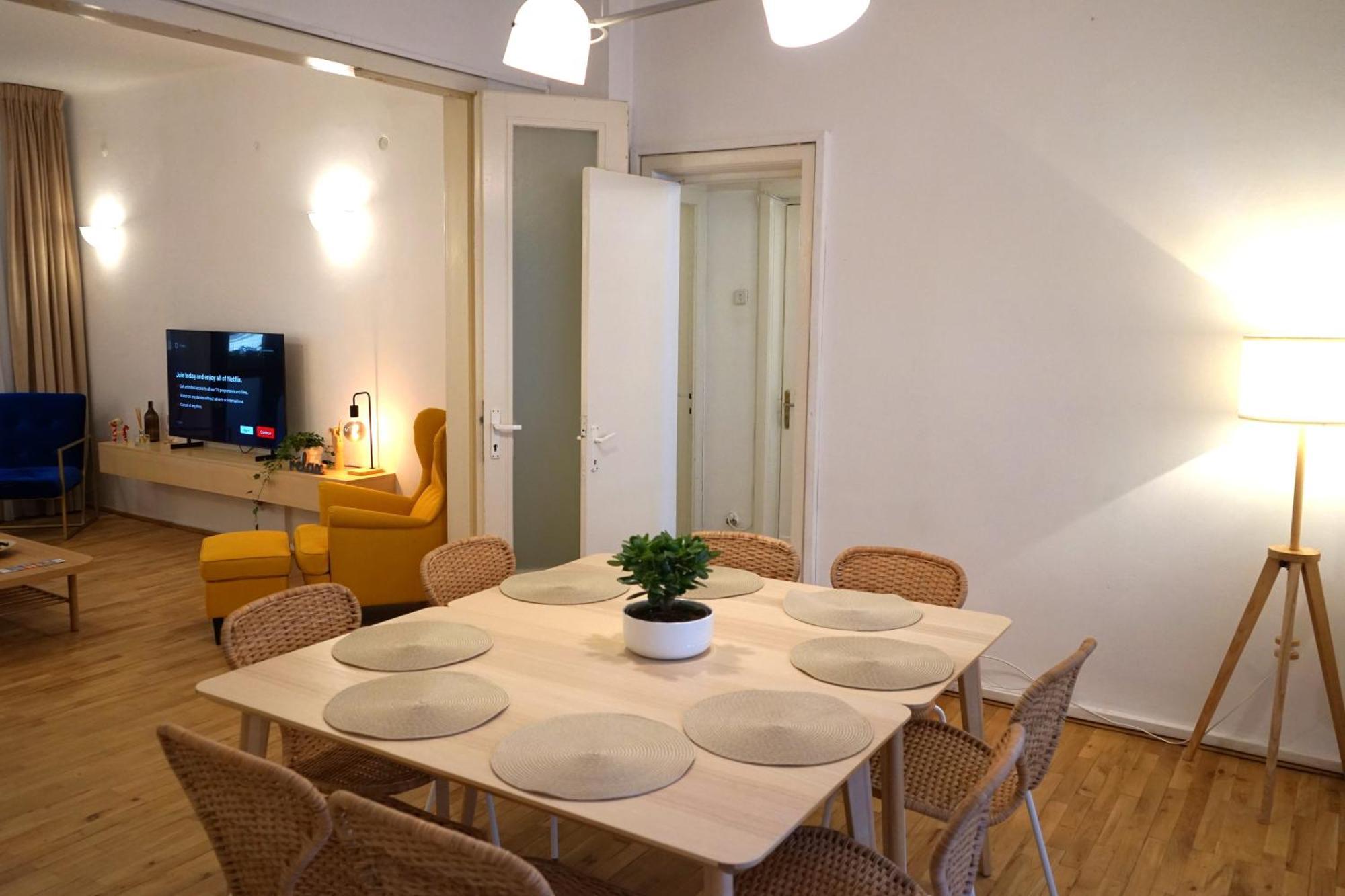Spacious 3Br, 2Bt With 5 Balconies Bucharest Exterior photo